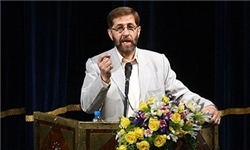 امیدوارم جشنواره سوم مد و لباس در قامتی بلند‌تر برگزار شود