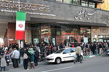 وقتی مردم از هنر فقط سینما را می‌شناسند/ سیاست و تورم مقصرند