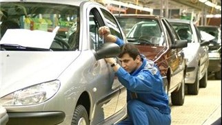تعیین قیمت‌ خودرو بر اساس نرخ شهریور ماه سال 91 به اضافه 20درصد سود/احتمال ورود وزارت صنعت در تعیین قیمت ها 