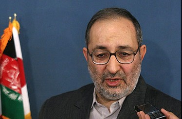 مقابل زیاده‌خواهی آمریکا می‌ایستیم