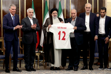 بازیکنان تیم ملی فوتبال کشورمان با رئیس‌جمهور دیدار کردند