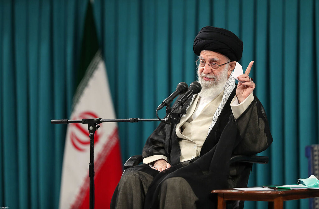 رهبر انقلاب: بدون شک این بساط شرارت جمع خواهد شد/ عاملان جنایت و آن کسی که با تبلیغات آنها را وادار به این کارها کرده، باید مجازات شوند