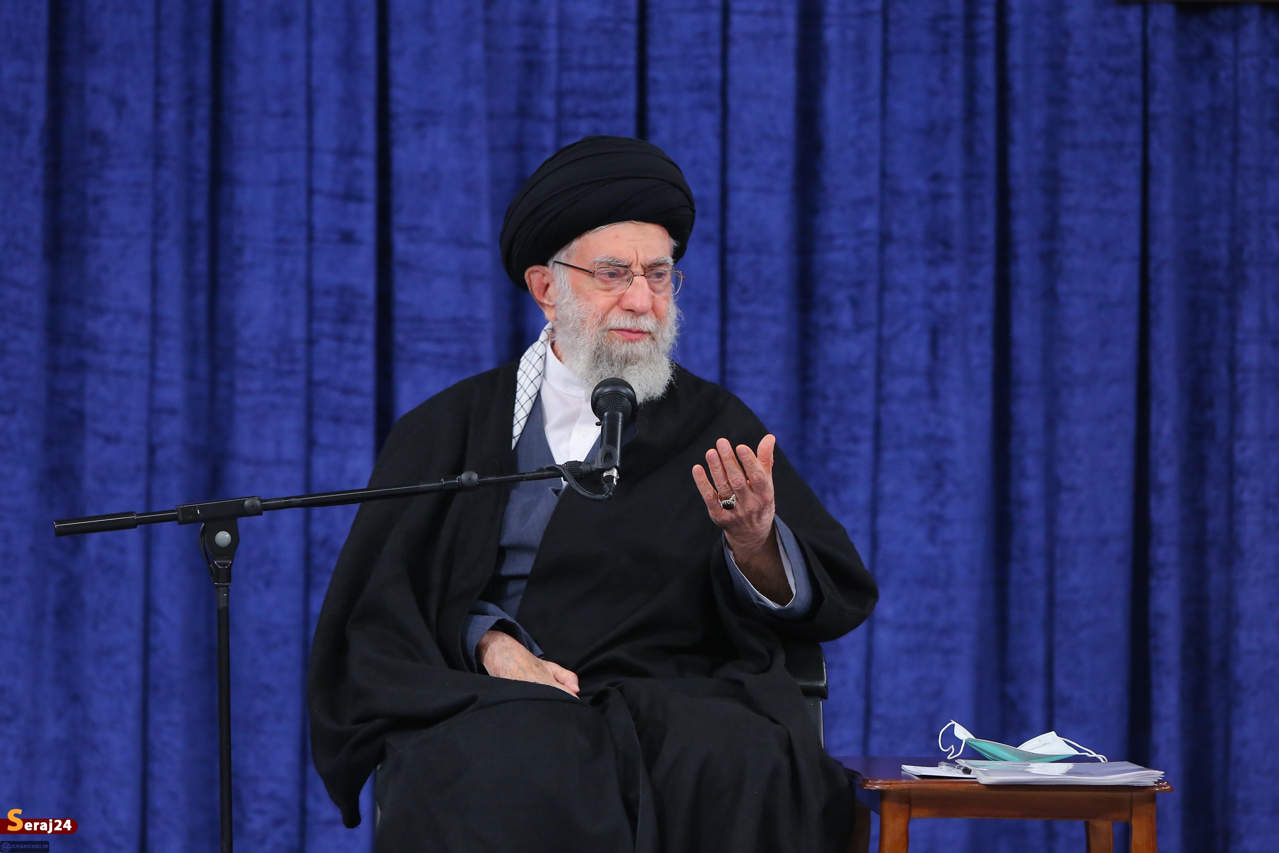 امام خامنه ای: تبیین واقعیتها جزو وظایف همه دستگاه های فرهنگی است/حادثه تروریستی شاهچراغ موجب رسوایی آمریکایی‌های منافق شد