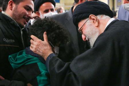 روایتی از دیدار خانواده شهدای شاهچراغ با امام خامنه ای