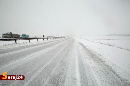 بارش برف و باران در جاده‌های ۶ استان/ تردد در مسیرهای شمالی کشور روان است