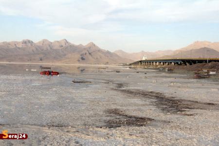 کاهش بیش از ۱۰۰۰ کیلومتری مساحت دریاچه ارومیه