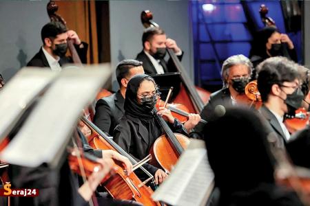 روس ها در تهران موسیقی می‌نوازند