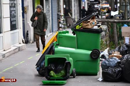 پاریس به تلی از زباله تبدیل شده است