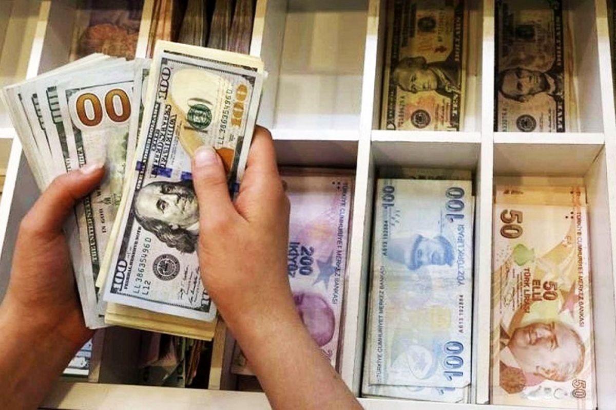 تکاپوی دلالان | کاهش ارزش دلار با بحران بانکی در آمریکا