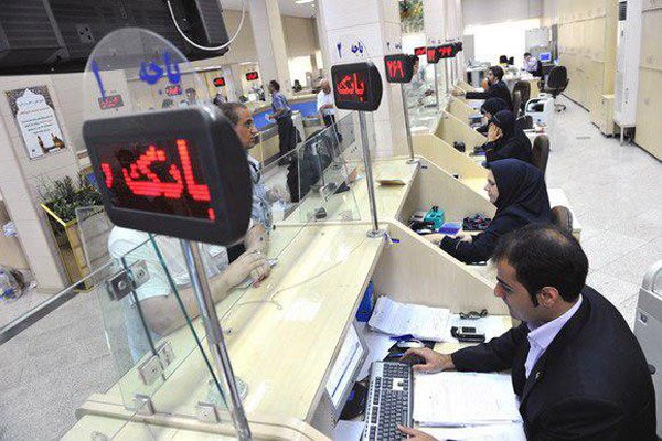 سردرگمی متقاضیان خرید خودرو در شعب بانکها