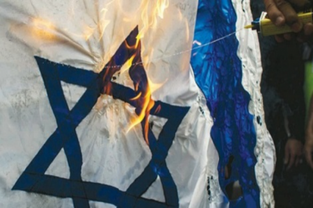 آتش زدن پرچم اسرائیل در سالروز یوم النکبة + فیلم 