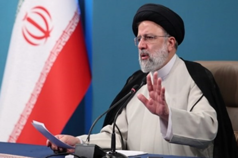 رئیسی: وزیر کار مشکل قراردادهای چند ماهه کارگران را حل کند