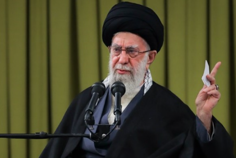 امام خامنه ای: تقویت مدارس دولتی مهم است/ چرا در آموزش و پرورش بیثباتی در مدیریت وجود دارد؟
