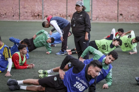  اولین مربی زن در فوتبال مردان مراکش! + فیلم 