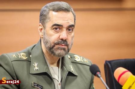 تاکید وزیر دفاع بر توان نیروی دریایی برای اسکورت نفتکش‌های ایرانی