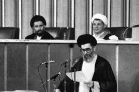 حفاظت از اقتدار و عزت ایران با انتخاب امام خامنه ای 