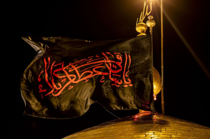 تعویض پرچم حرم سیدالشهدا و حضرت عباس(ع) + تصاویر