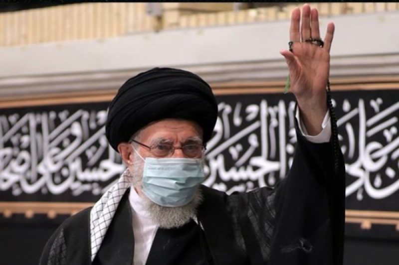 برگزاری دومین شب مراسم عزاداری حضرت اباعبدالله الحسین(ع) با حضور امام خامنه ای 