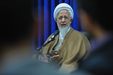 آیت‌الله جوادی آملی: سیاست درست این است که به مردم راست بگویید