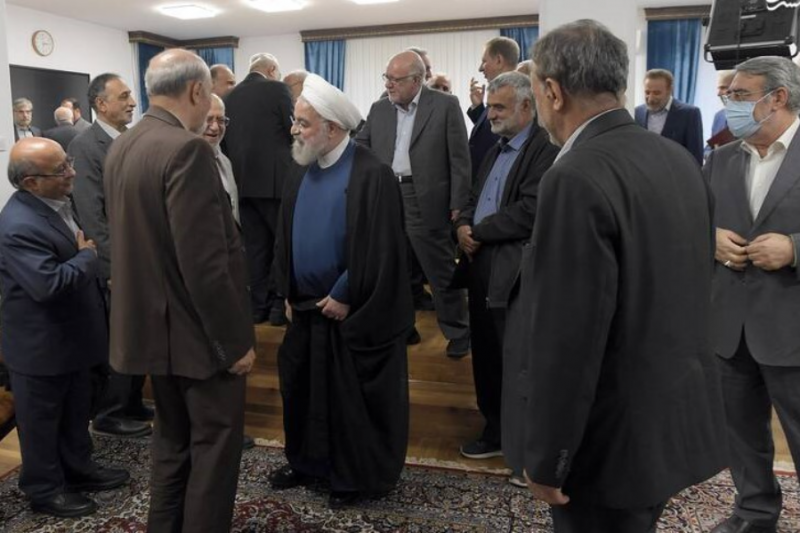 در جلسات ستاد انتخاباتی حسن روحانی چه می‌گذرد؟ 