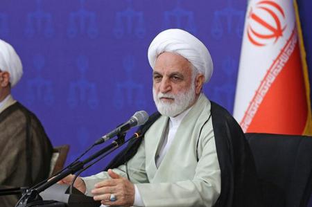 دانشگاه نباید یک فضای بسته باشد