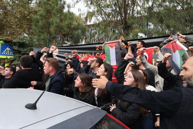 تجمع اعتراضی مردم ترکیه علیه سفر وزیر خارجه آمریکا به آنکارا