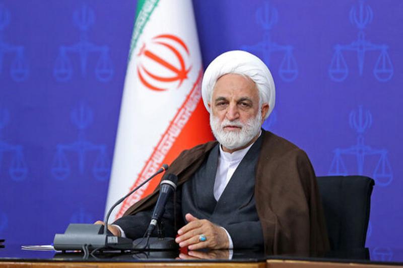 قضات در رسیدگیها تحتتأثیر فشارهای بیرونی قرار نگیرند
