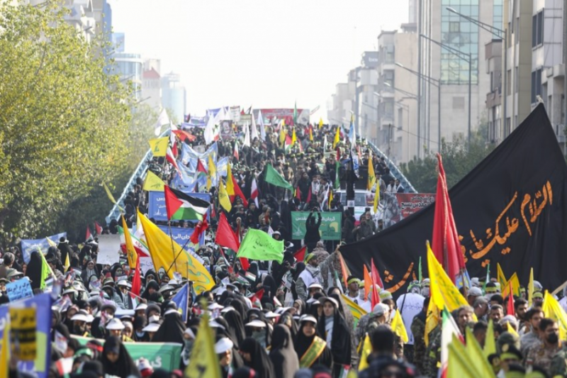 نمایش اقتدار | برگزاری رزمایش ۵۰‌‌ هزار نفری بسیجیان در تهران 