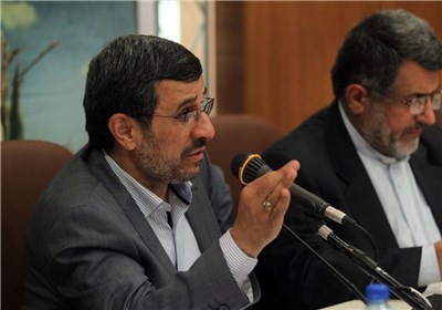 کارگران سراسر کشور از دولت هدیه می‌گیرند
