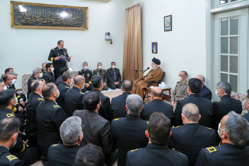 امام خامنه ای: 7 آذر باید بعنوان روز فداکاری نیروی دریایی ارتش معرفی شود