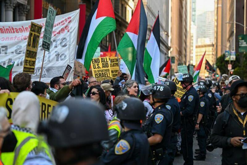 لابیهای صهیونیستی در آمریکا دادگاههای تفتیش عقاید قرون وسطی برپا کردهاند