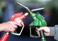 عرضه بنزین با قیمت غیرمصوب در استان تهران را تکذیب می کنم