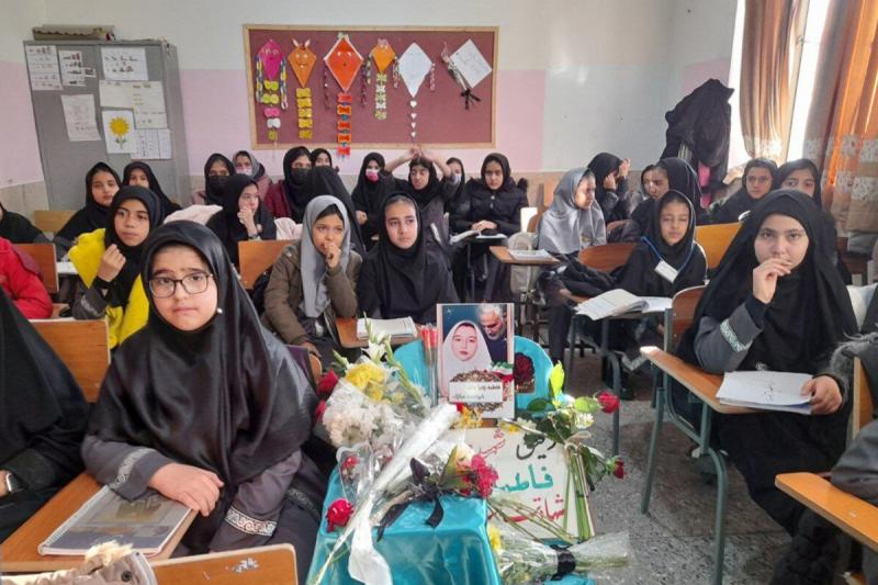 ویدئو / جای خالی دانش آموزان شهید در مدارس کرمان