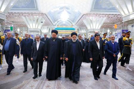 امام خمینی(ره) زنده است چون انقلاب اسلامی زنده است 