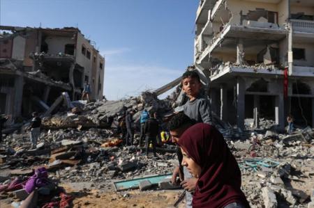 برجای ماندن ده‌ها شهید و زخمی در حمله به منازل مسکونی غزه