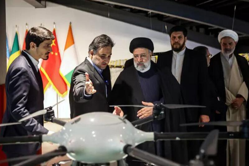 بازدید رئیس جمهور از خانه نوآوری و فناوری ایران 
