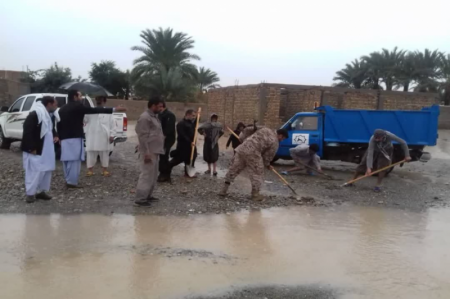 اقدامات امدادی سپاه در مناطق سیل‌زده سیستان و بلوچستان + فیلم 