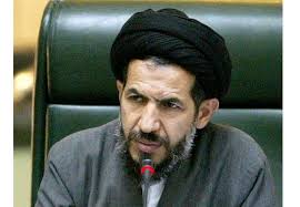 باید نقدینگی را به سمت صنعت و تولید کالا هدایت کرد