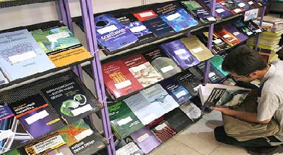 فروش کتاب با دلار 1000 تومانی/ بعضی ناشران بین‌الملل 40 تا 70 درصد تخفیف می‌دهند