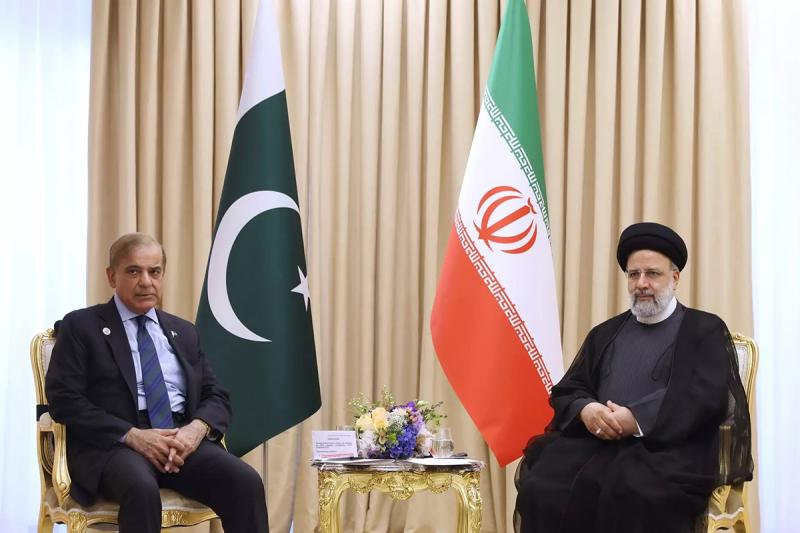عزم جدی ایران و پاکستان برای توسعه و تحکیم روابط 