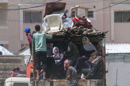 آوارگی مردم غزه پس از دستور تخلیه رفح + تصاویر 