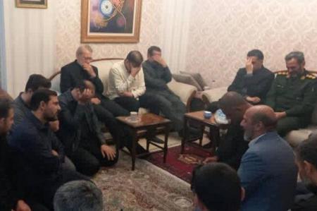 حضور علی لاریجانی در منزل شهید امیرعبداللهیان