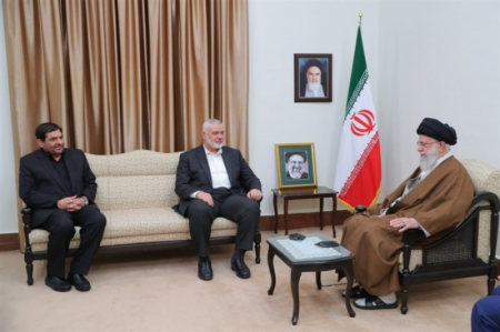 اسماعیل هنیه با امام خامنه‌ای دیدار کرد