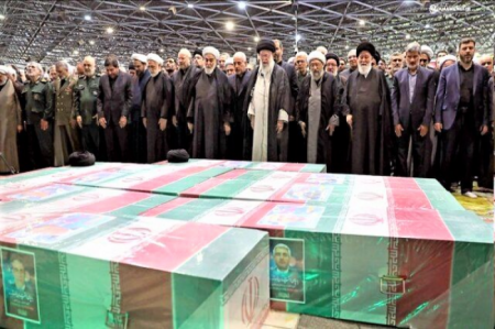 دعاهایی که امام خامنه ای  بر پیکر شهیدان خدمت خواندند