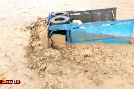 سیل چالوس؛ از مفقودی 3 خودرو تا اعزام 12 تیم امداد