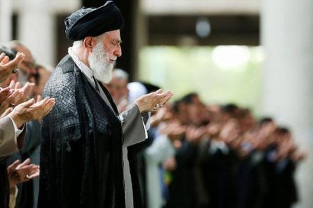 امام خامنه ای بر پیکر شهید «اسماعیل هنیه» نماز اقامه کردند 