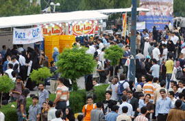 وقتی نمایشگاه کتاب تهران به یک جمعه بازار بزرگ تبدیل می شود!