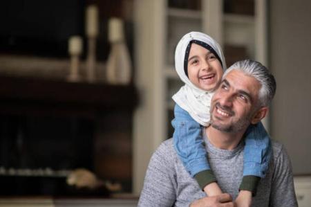 نحوه مشاوره پدرانه به دختران در فضای مجازی