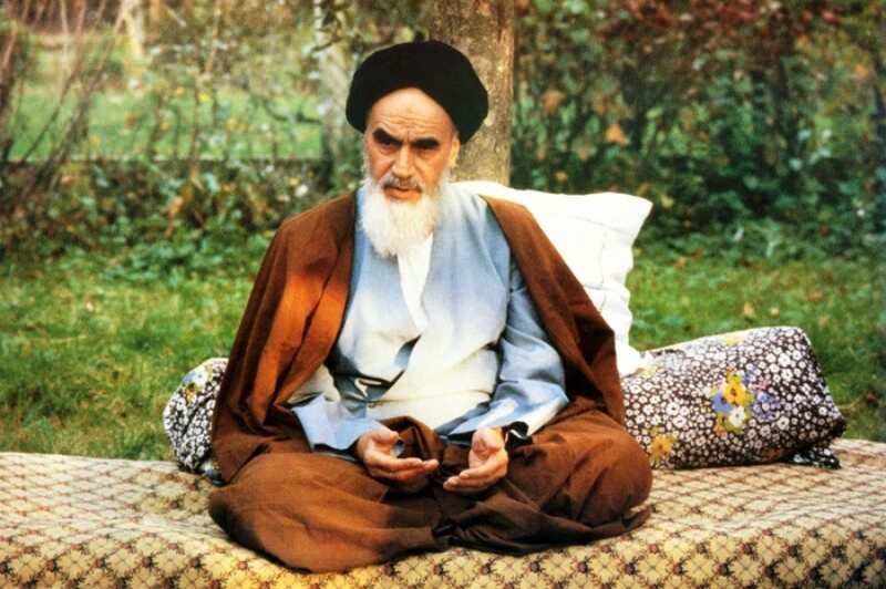 چون کوه استوار| روایت رهبر انقلاب از استواری امام امت در سختی ها (1)