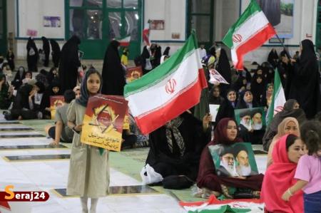 اجتماع پیروزی ایران  در  گلزار  شهدای  بندرعباس 